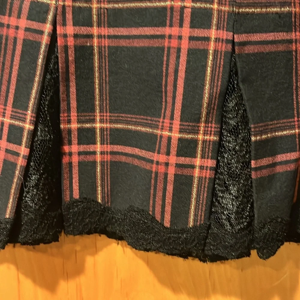 Betsy Johnson mini skirt, perfect condition. Petite - Picture 2 of 2